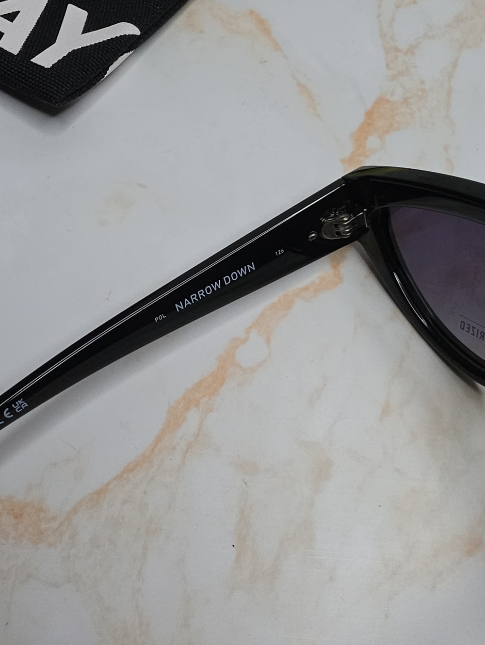 QUAY "NARROW DOWN" Black Cat Eye Frame / Smoke Polarized Lenses Sunglasses - Picture 6 of 11